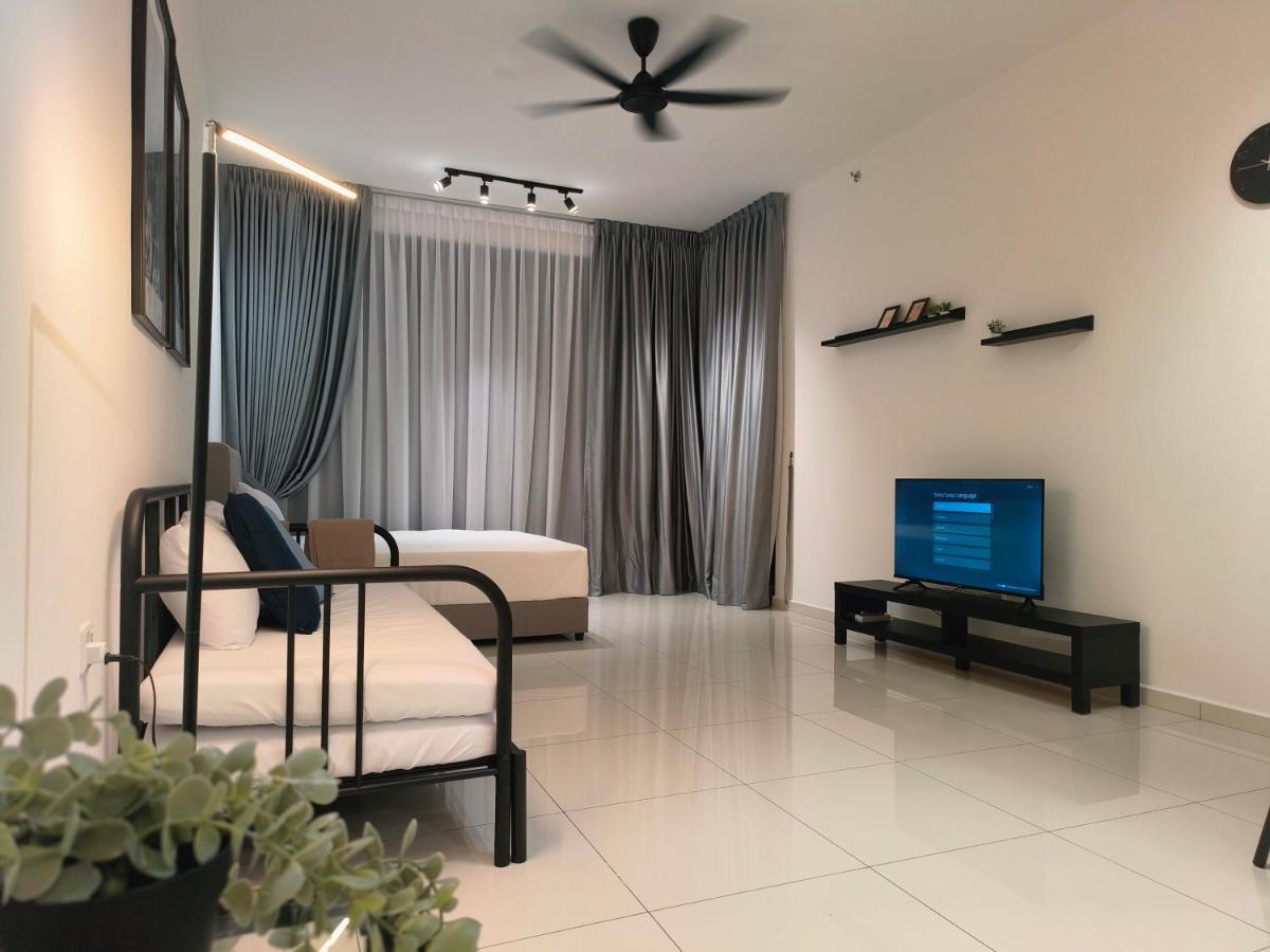 2br Luxury Rooftop Swimming Pook Homestay@georgetown@10pax - 无敌美景两房民宿