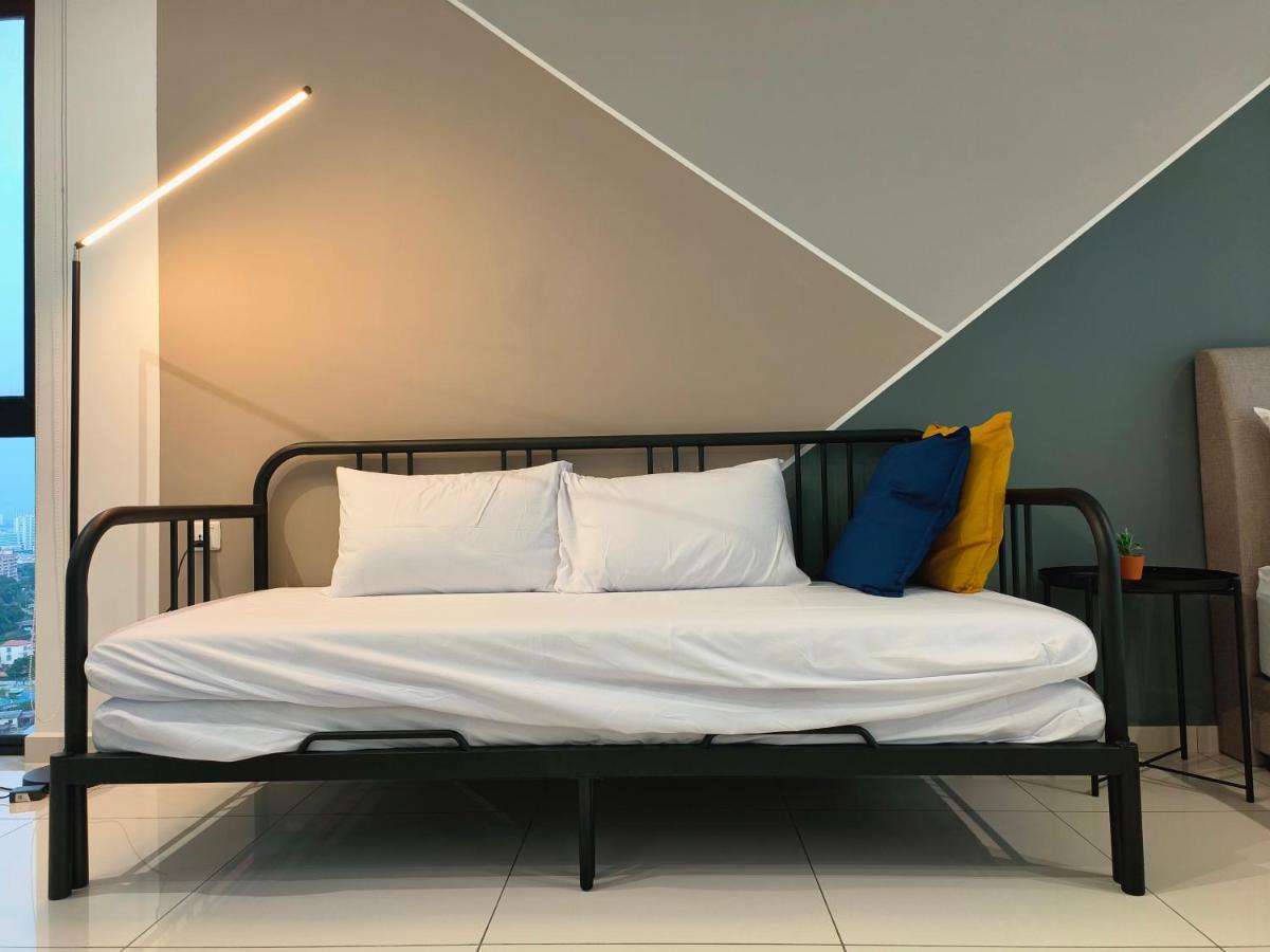 2br Luxury Rooftop Swimming Pook Homestay@georgetown@10pax - 无敌美景两房民宿 * George Town