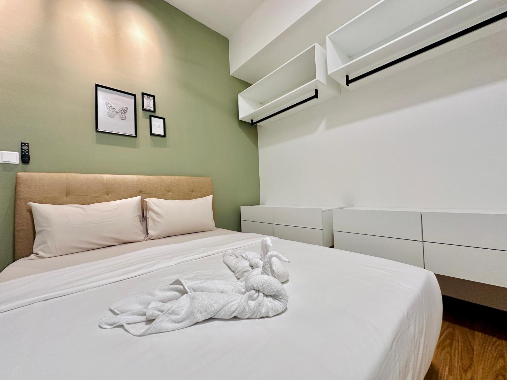 2br Luxury Rooftop Swimming Pook Homestay@georgetown@10pax - 无敌美景两房民宿 George Town