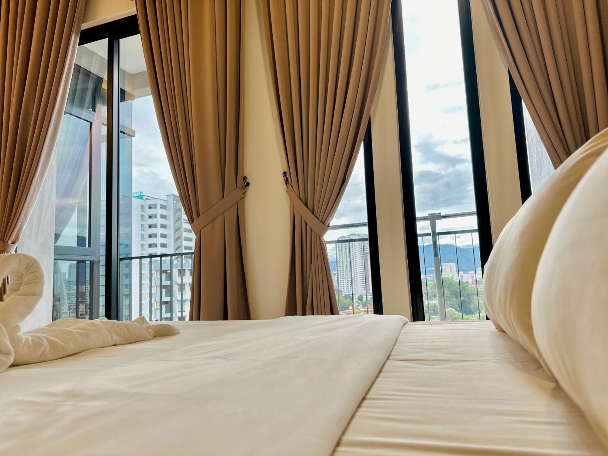 Apartment 2br Luxury Rooftop Swimming Pook Homestay@georgetown@10pax - 无敌美景两房民宿 George Town