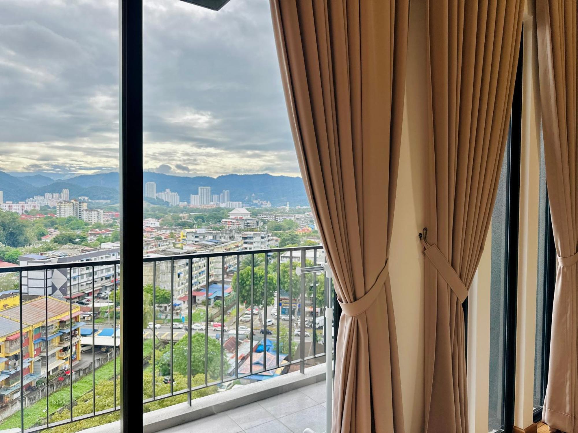 2br Luxury Rooftop Swimming Pook Homestay@georgetown@10pax - 无敌美景两房民宿 Apartment George Town
