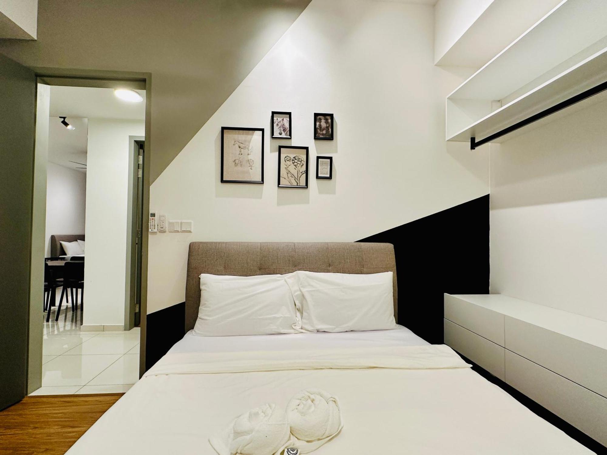 2br Luxury Rooftop Swimming Pook Homestay@georgetown@10pax - 无敌美景两房民宿 *