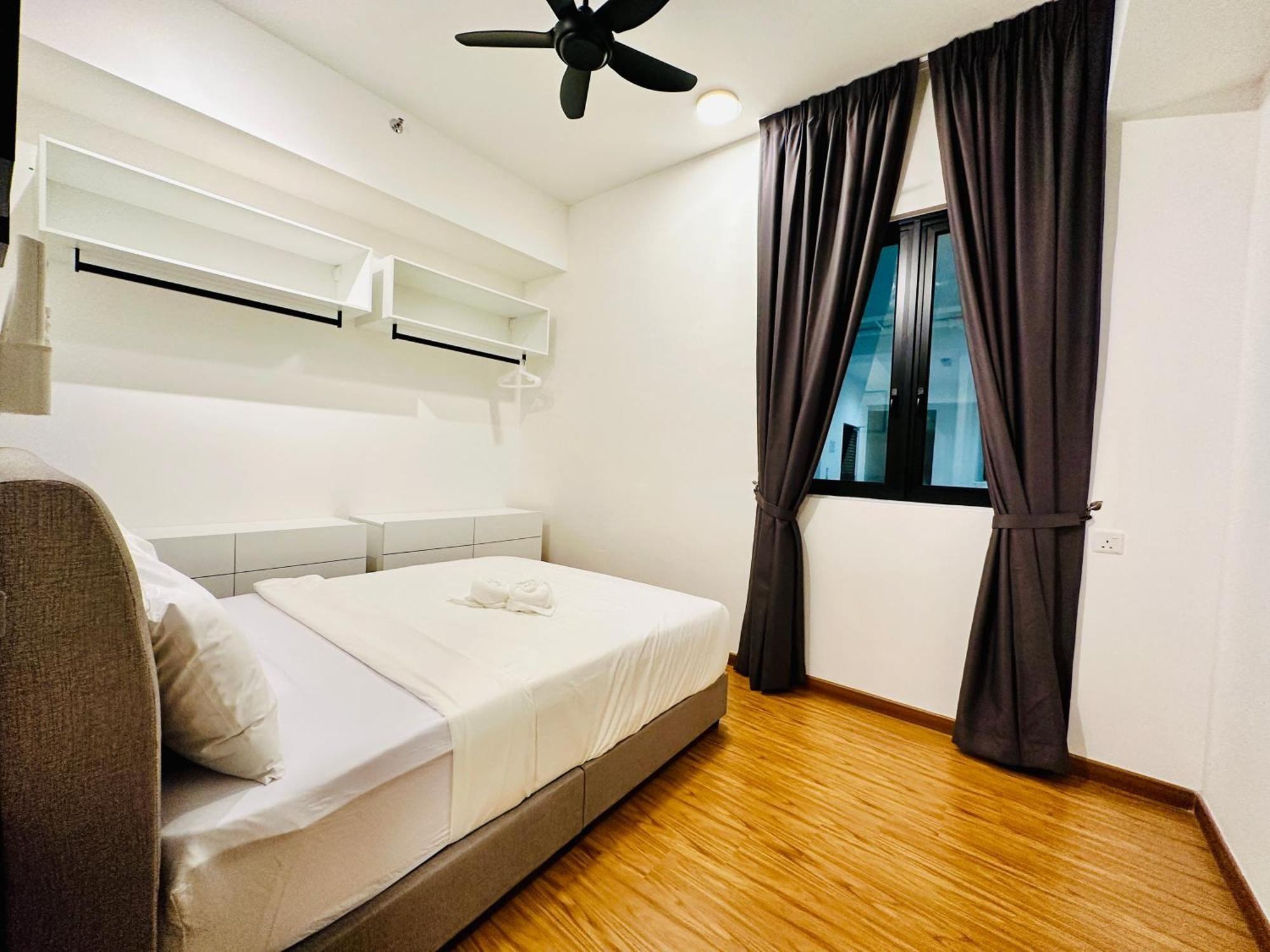 2br Luxury Rooftop Swimming Pook Homestay@georgetown@10pax - 无敌美景两房民宿 * George Town