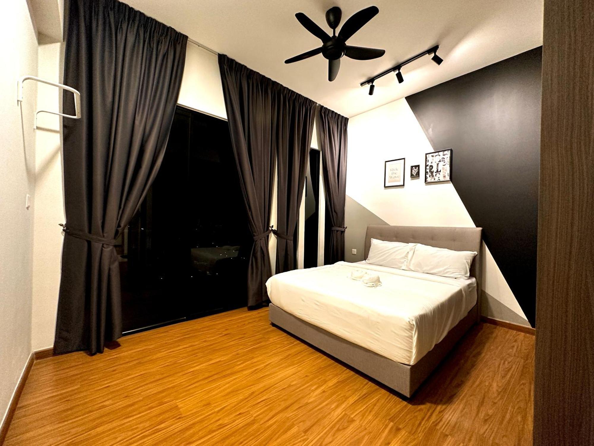 Apartment 2br Luxury Rooftop Swimming Pook Homestay@georgetown@10pax - 无敌美景两房民宿 *
