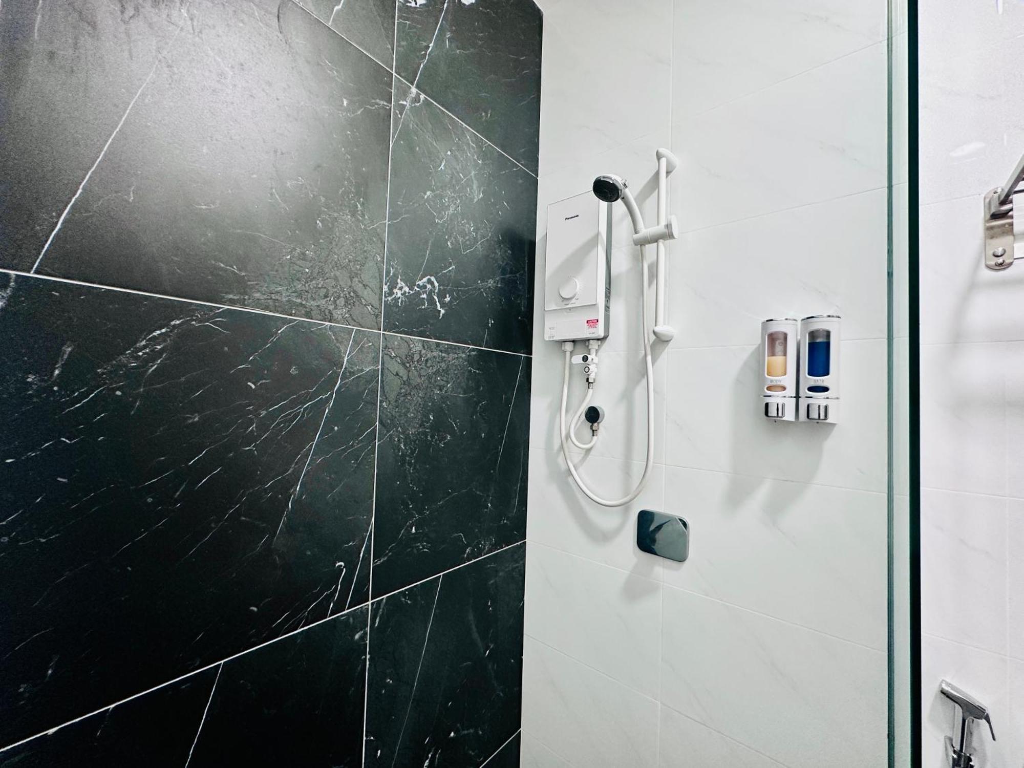 2br Luxury Rooftop Swimming Pook Homestay@georgetown@10pax - 无敌美景两房民宿