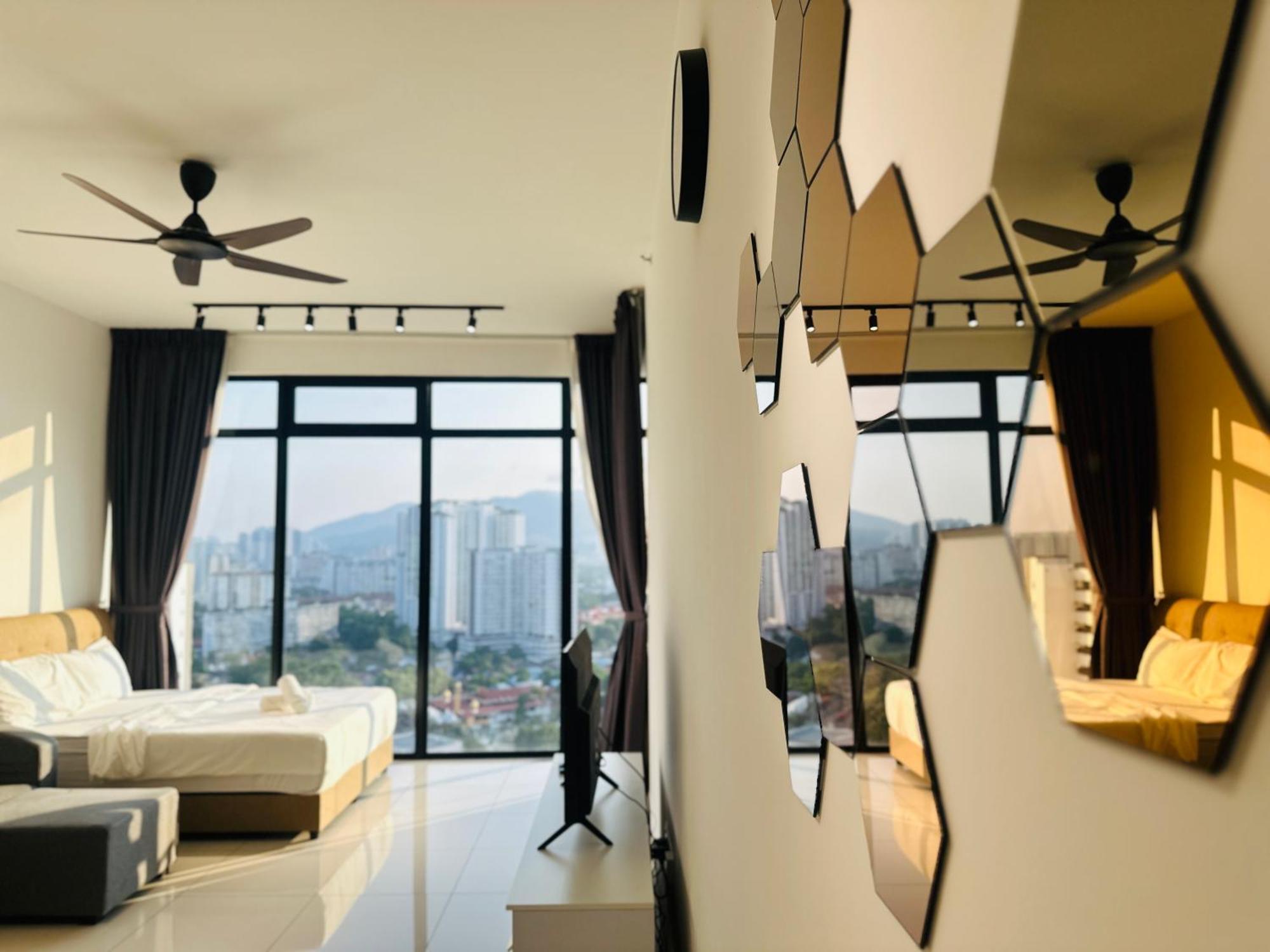2br Luxury Rooftop Swimming Pook Homestay@georgetown@10pax - 无敌美景两房民宿 George Town