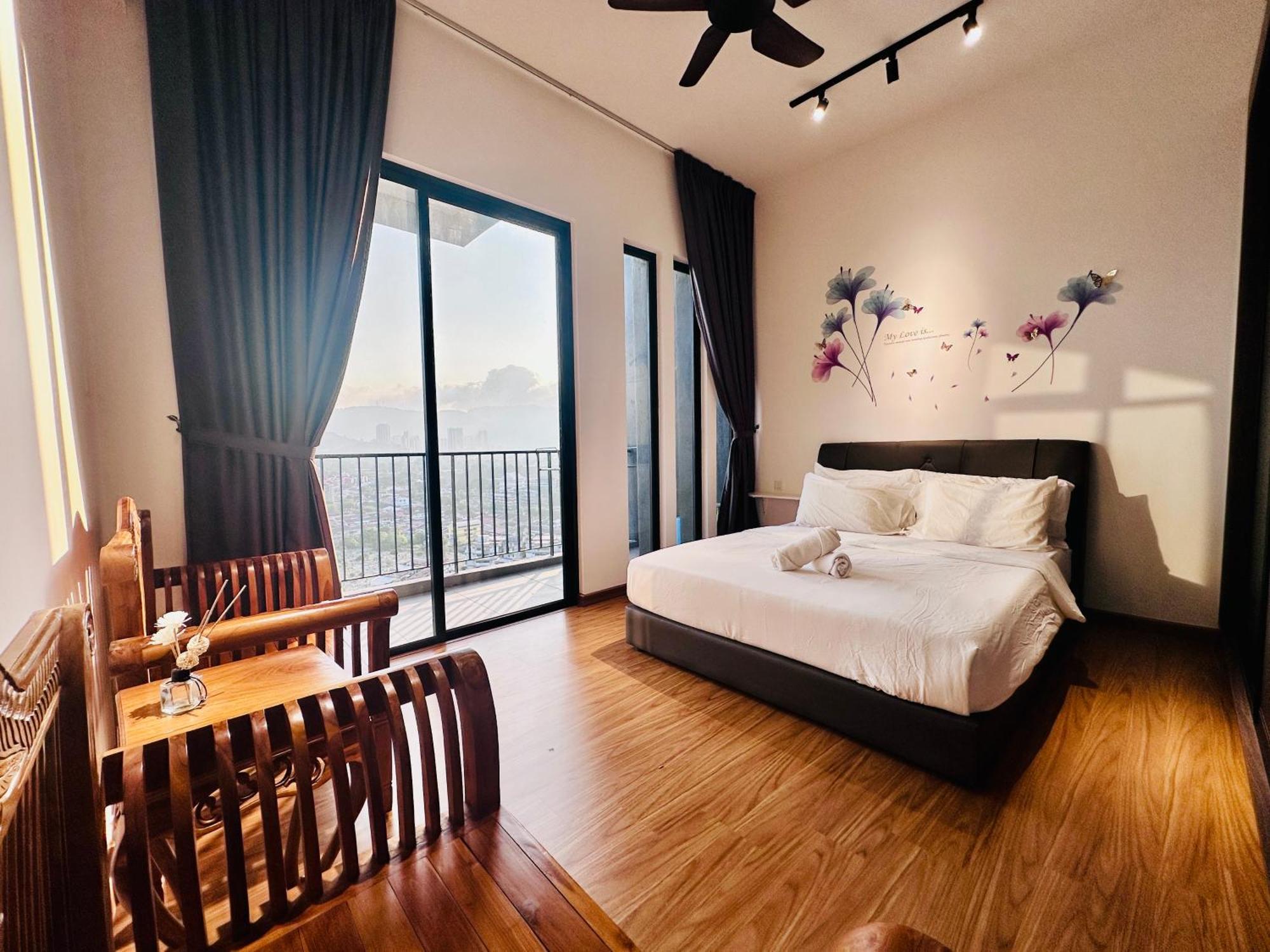 2br Luxury Rooftop Swimming Pook Homestay@georgetown@10pax - 无敌美景两房民宿 George Town